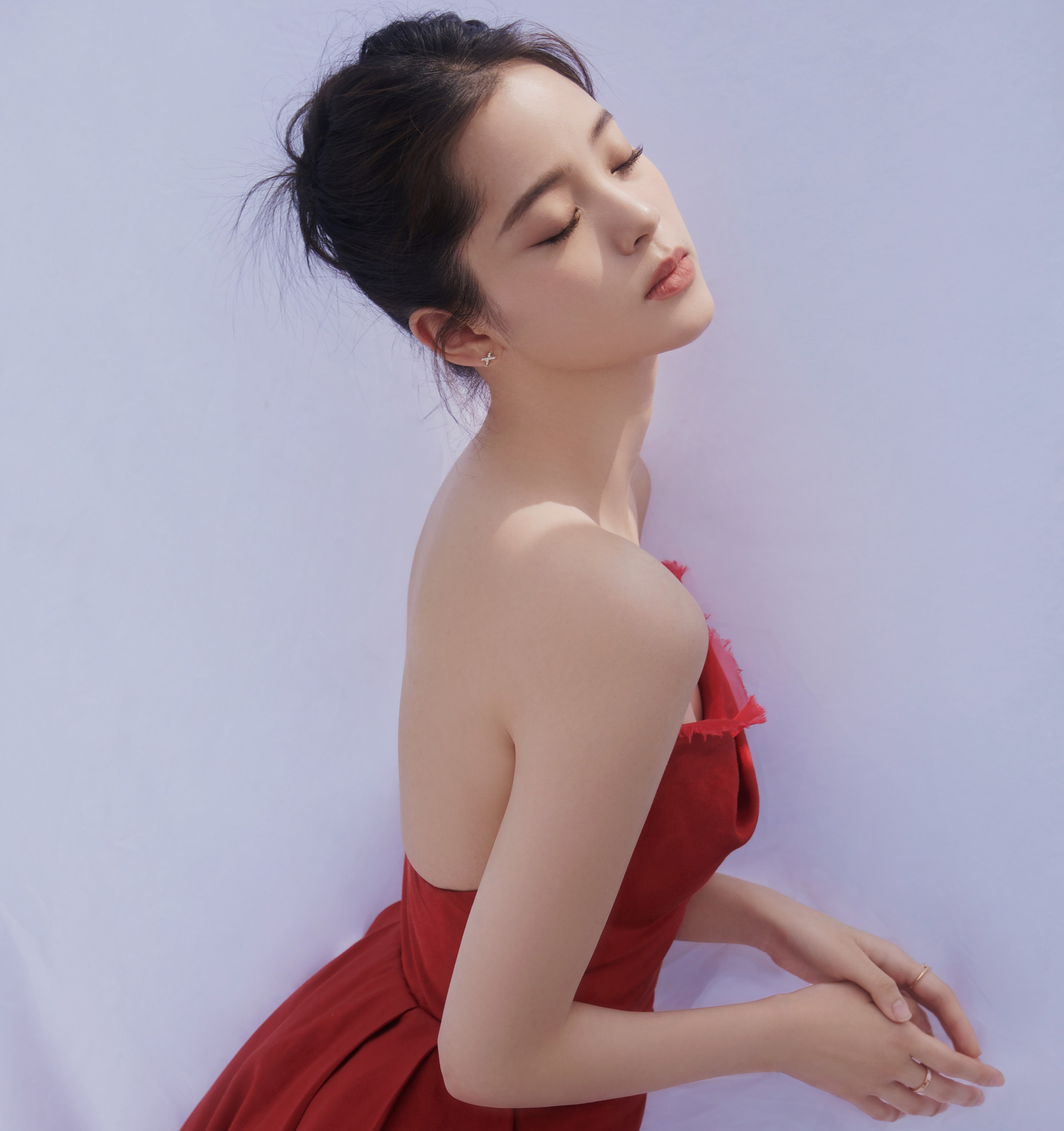 Âu Dương Na Na yêu nhanh hẹn hò nhiều. Âu Dương Na Na yêu nhanh hẹn hò nhiều.