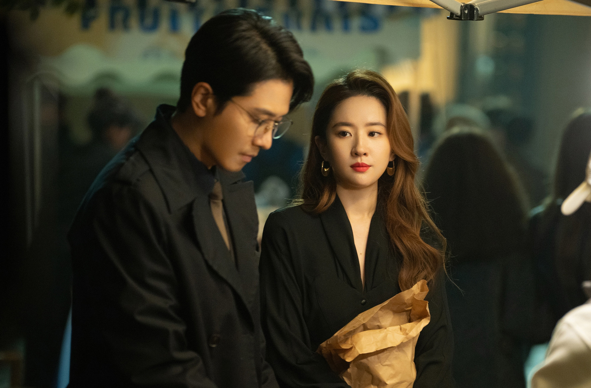 Cô yêu cầu bạn trai luôn phải quan tâm mình, song lại không để ý rằng anh đang gặp khó khăn trong công việc.