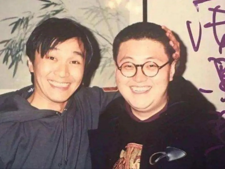 Người bạn duy nhất của nam diễn viên là Cốc Đức Chiêu. Người bạn duy nhất của nam diễn viên là Cốc Đức Chiêu.