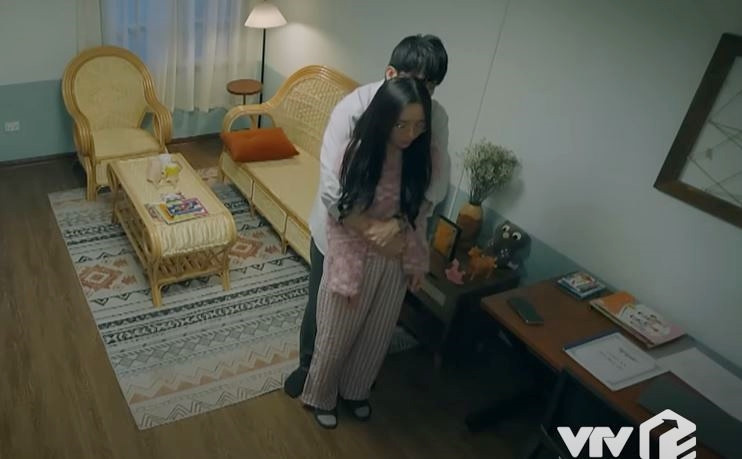 Khán giả khó chịu khi Nguyệt mềm lòng với chồng chỉ sau vài tập phim.