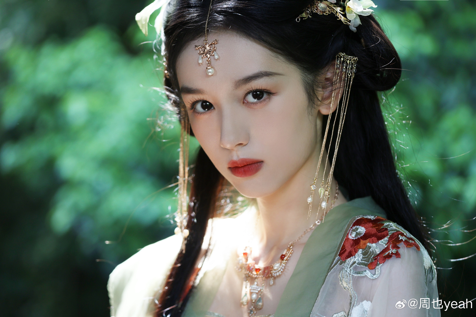 Châu Dã được đại hoa đán Lý Băng Băng dốc sức lăng xê.