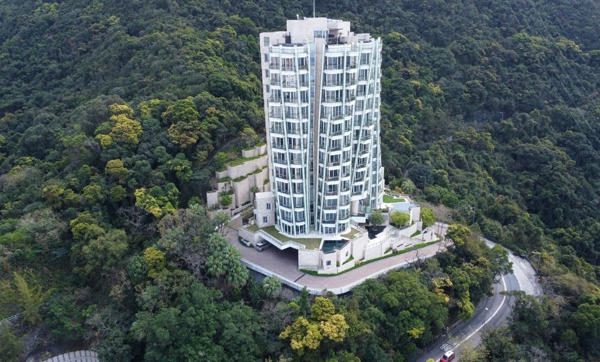 Quan Chi Lâm sở hữu nhiều bất động sản đắt giá ở khắp nơi trên thế giới. Quan Chi Lâm sở hữu nhiều bất động sản đắt giá ở khắp nơi trên thế giới.