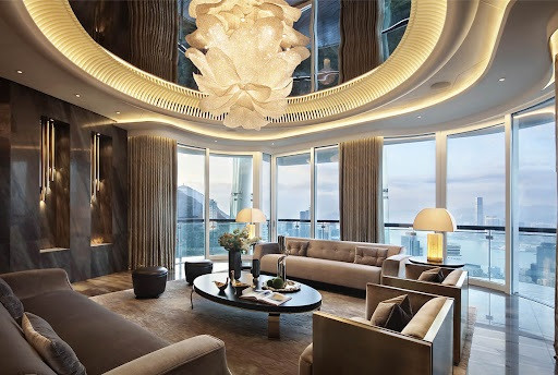 Quan Chi Lâm sở hữu nhiều bất động sản đắt giá ở khắp nơi trên thế giới. Quan Chi Lâm sở hữu nhiều bất động sản đắt giá ở khắp nơi trên thế giới.