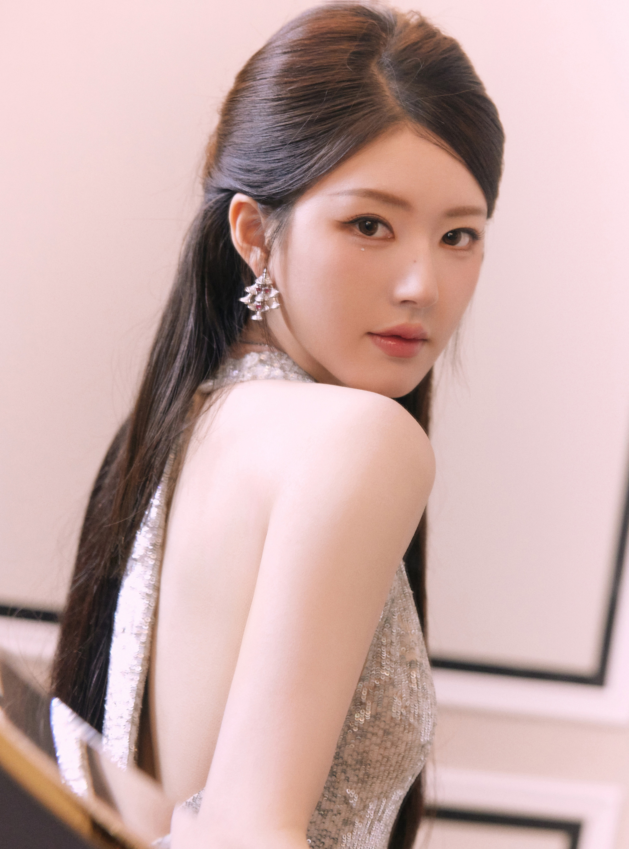 Triệu Lộ Tư là con gái cưng của nhà sản xuất Tencent Video.