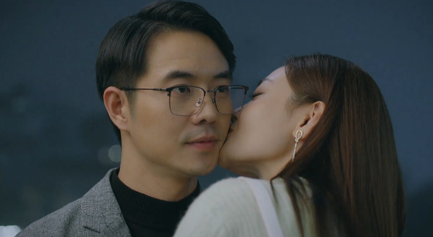 Chuyện tình cảm của Tuấn và Như Ý phát triển quá nhanh, chưa đem lại cảm xúc cho người xem.