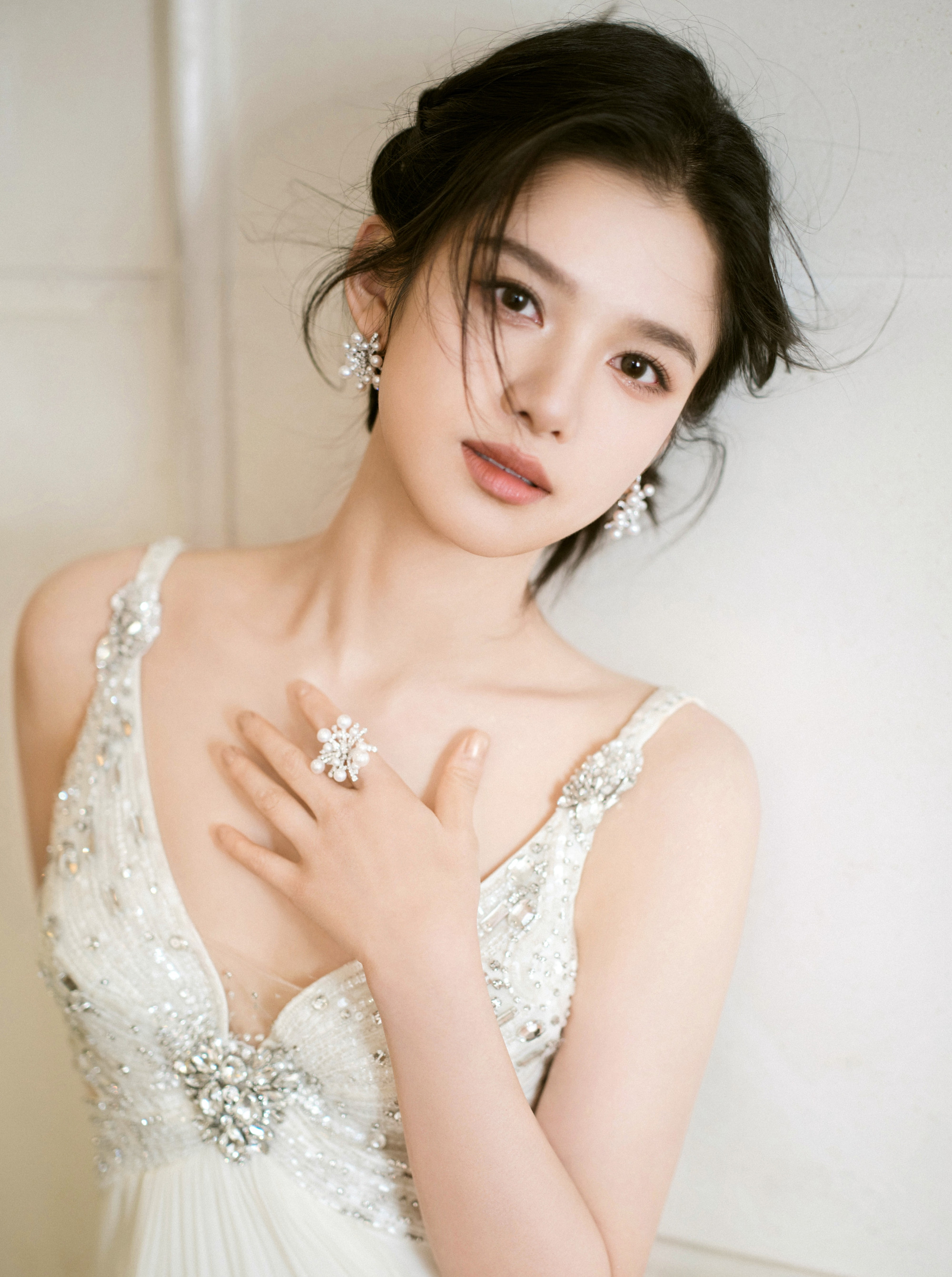 Trương Tịnh Nghi sự nghiệp thuận lợi vì là học trò cưng của Châu Tấn, Trần Khôn.