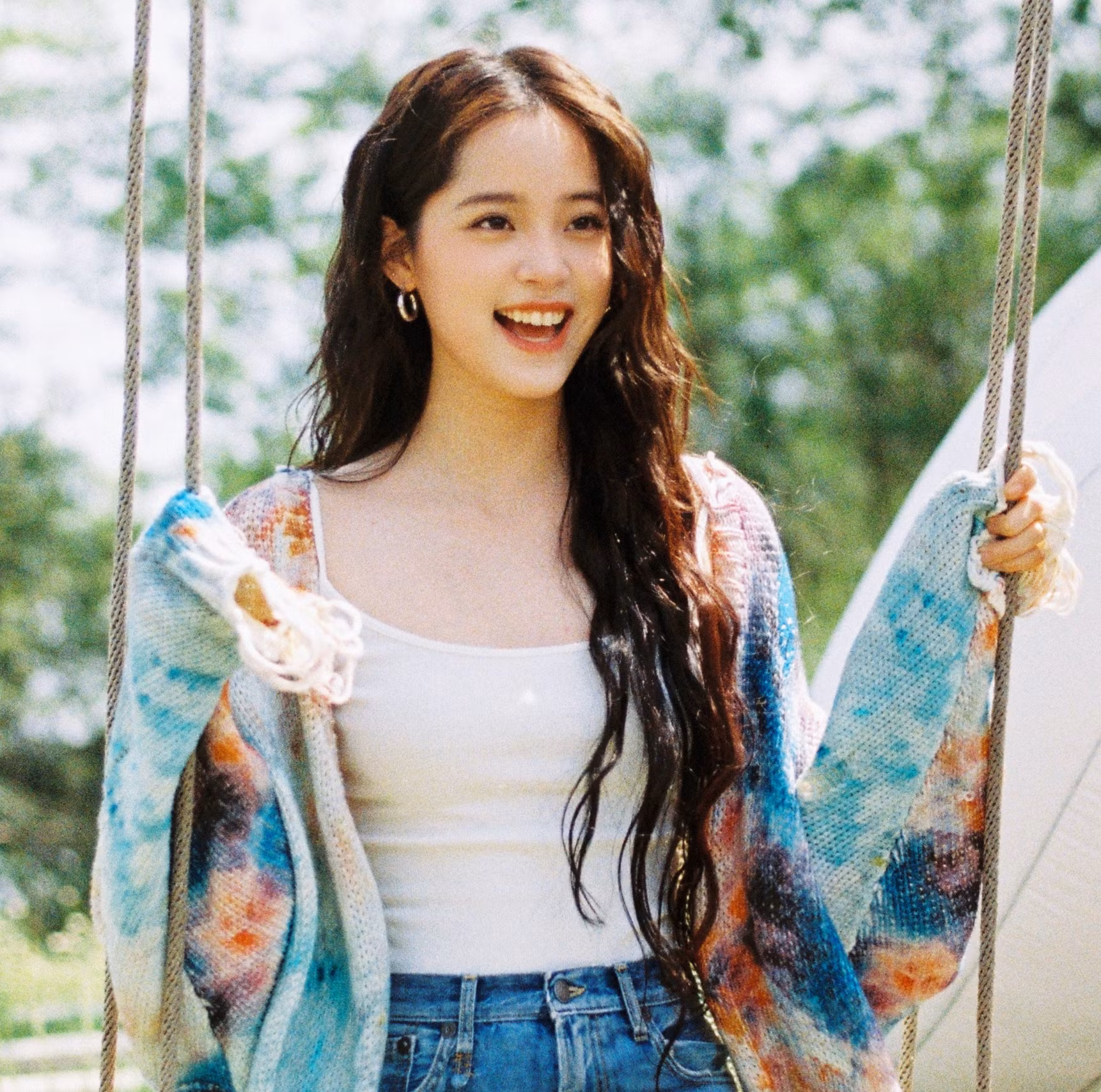 Âu Dương Na Na yêu nhanh hẹn hò nhiều. Âu Dương Na Na yêu nhanh hẹn hò nhiều.