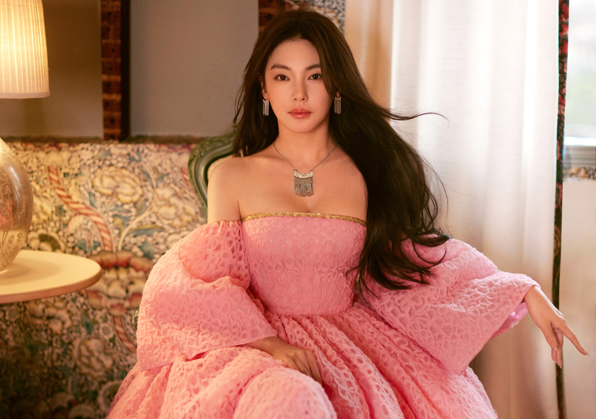 Trương Vũ Kỳ có vóc dáng nóng bỏng, đẹp tựa Song Hye Kyo. Trương Vũ Kỳ có vóc dáng nóng bỏng, đẹp tựa Song Hye Kyo.