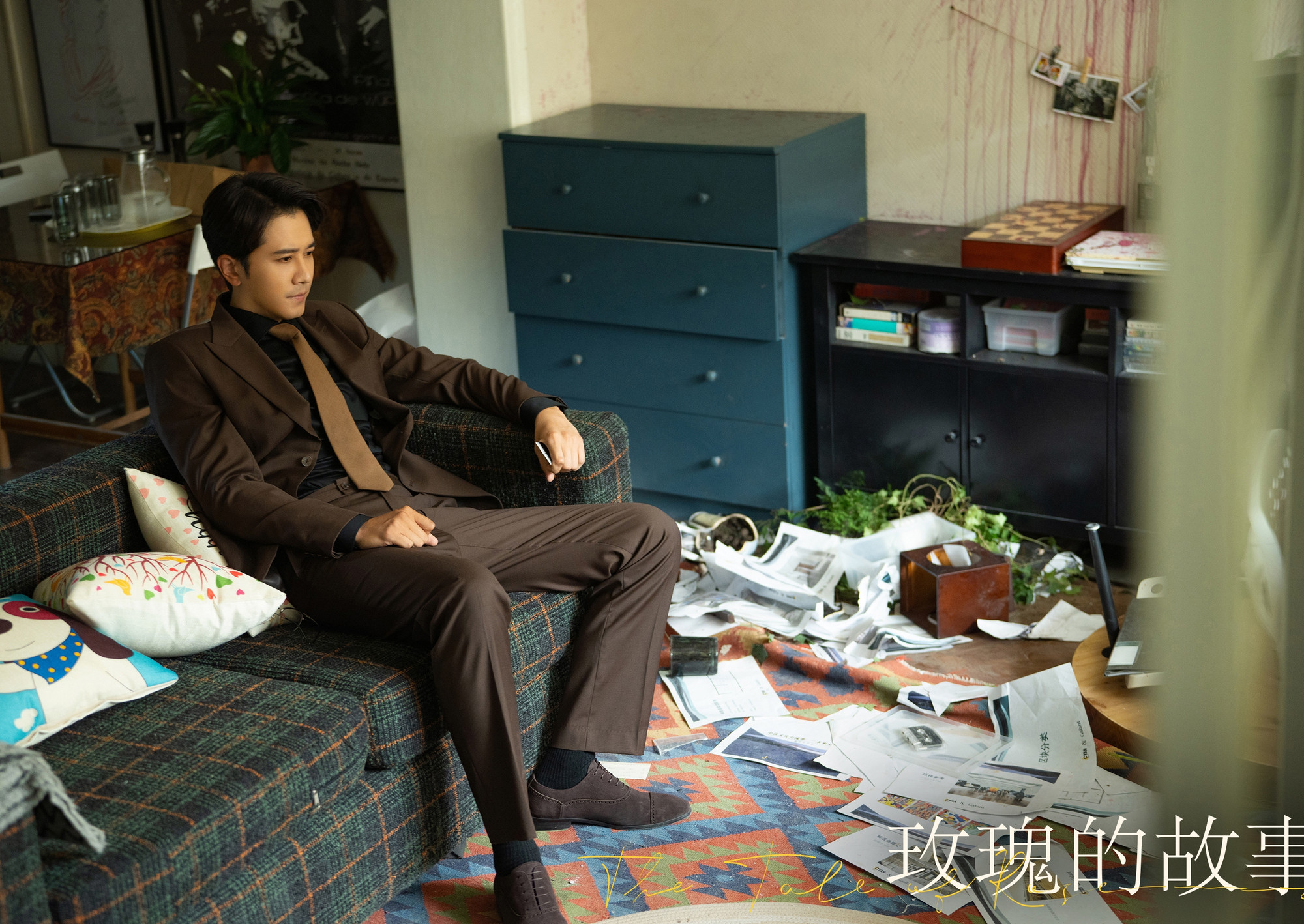 Nữ chính phát điên, đập nhà bạn trai nhưng được thông cảm.