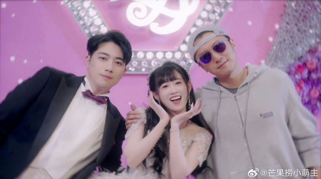 Tạ Đình Phong là cha nuôi của Đinh Gia Mẫn, con gái tỷ phú Xtep Đinh Thủy Ba.