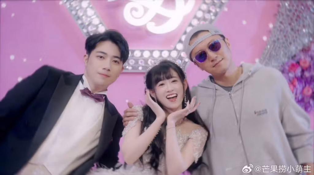 Tạ Đình Phong là cha nuôi của Đinh Gia Mẫn, con gái tỷ phú Xtep Đinh Thủy Ba.