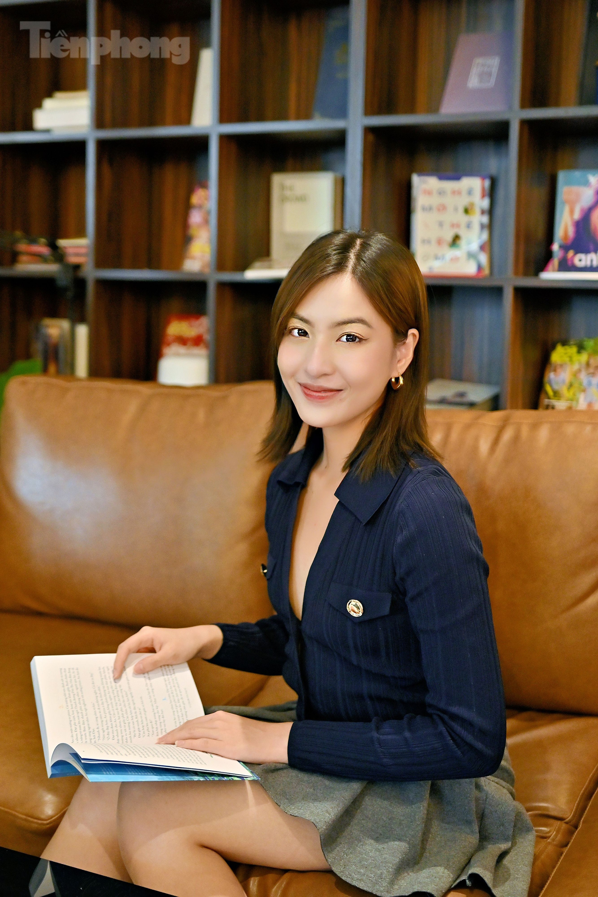 "Hot girl IELTS" không nghĩ bản thân là "con nhà người ta". Ảnh: Hoàng Nam. "Hot girl IELTS" không nghĩ bản thân là "con nhà người ta". Ảnh: Hoàng Nam.