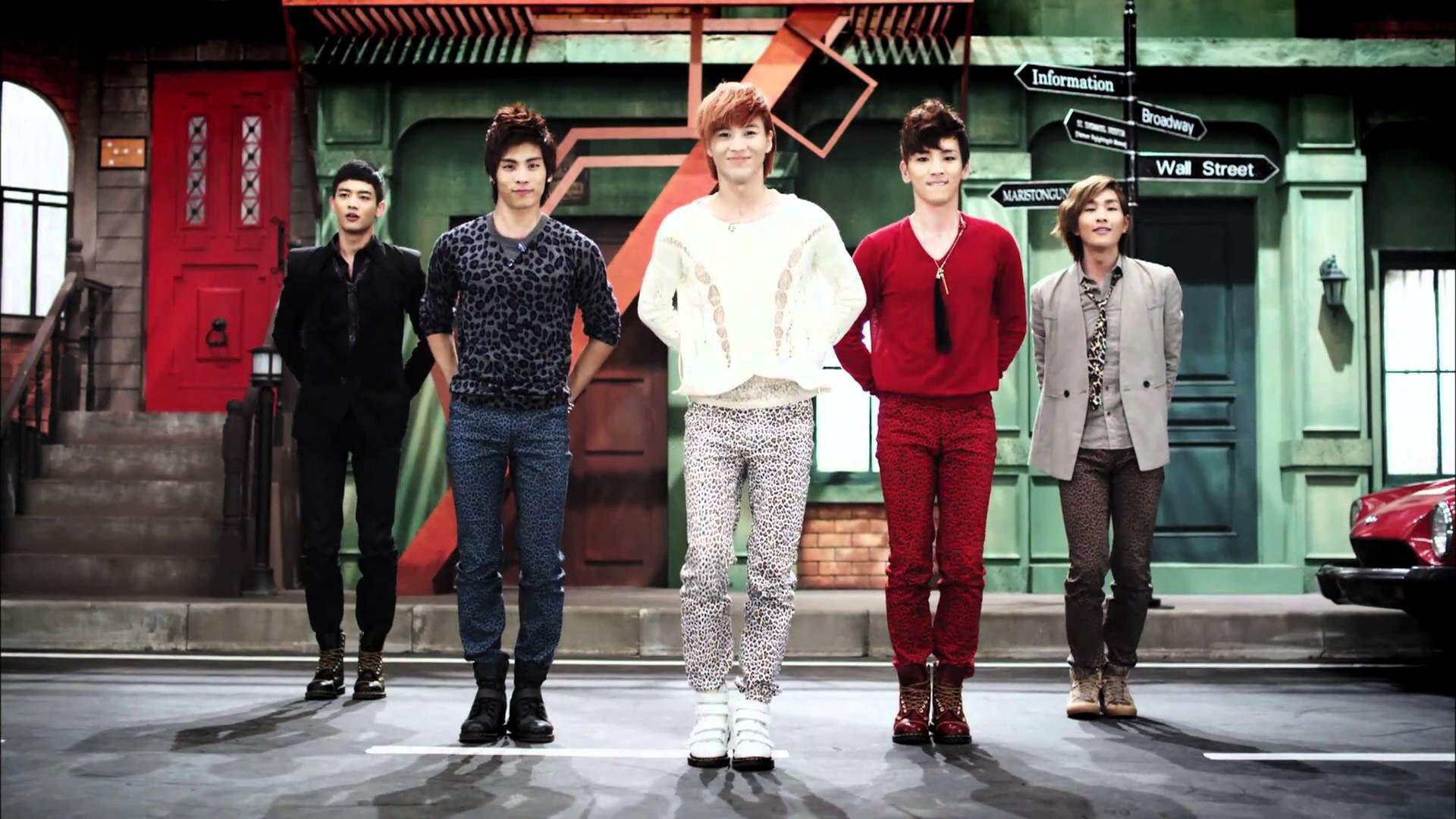 SM tạo ra nhiều nhóm nhạc dẫn đầu làn sóng Hàn lưu. SM tạo ra nhiều nhóm nhạc dẫn đầu làn sóng Hàn lưu.