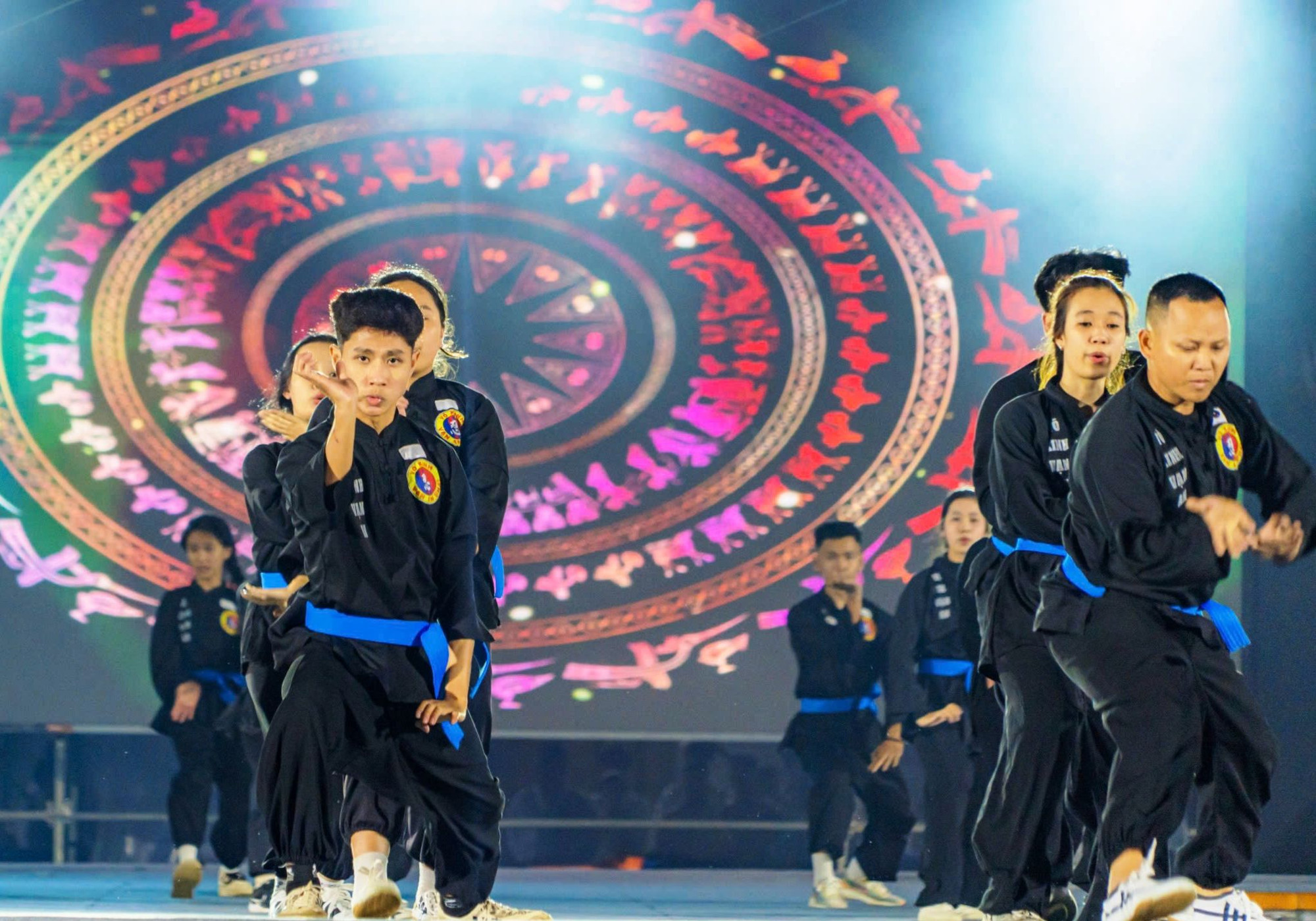 Biểu diễn võ thuật tại ngày hội Tinh hoa Võ Việt lần thứ I - Huế 2025 diễn ra ngày 21 tại thành phố Huế. Biểu diễn võ thuật tại ngày hội Tinh hoa Võ Việt lần thứ I - Huế 2025 diễn ra ngày 21 tại thành phố Huế.