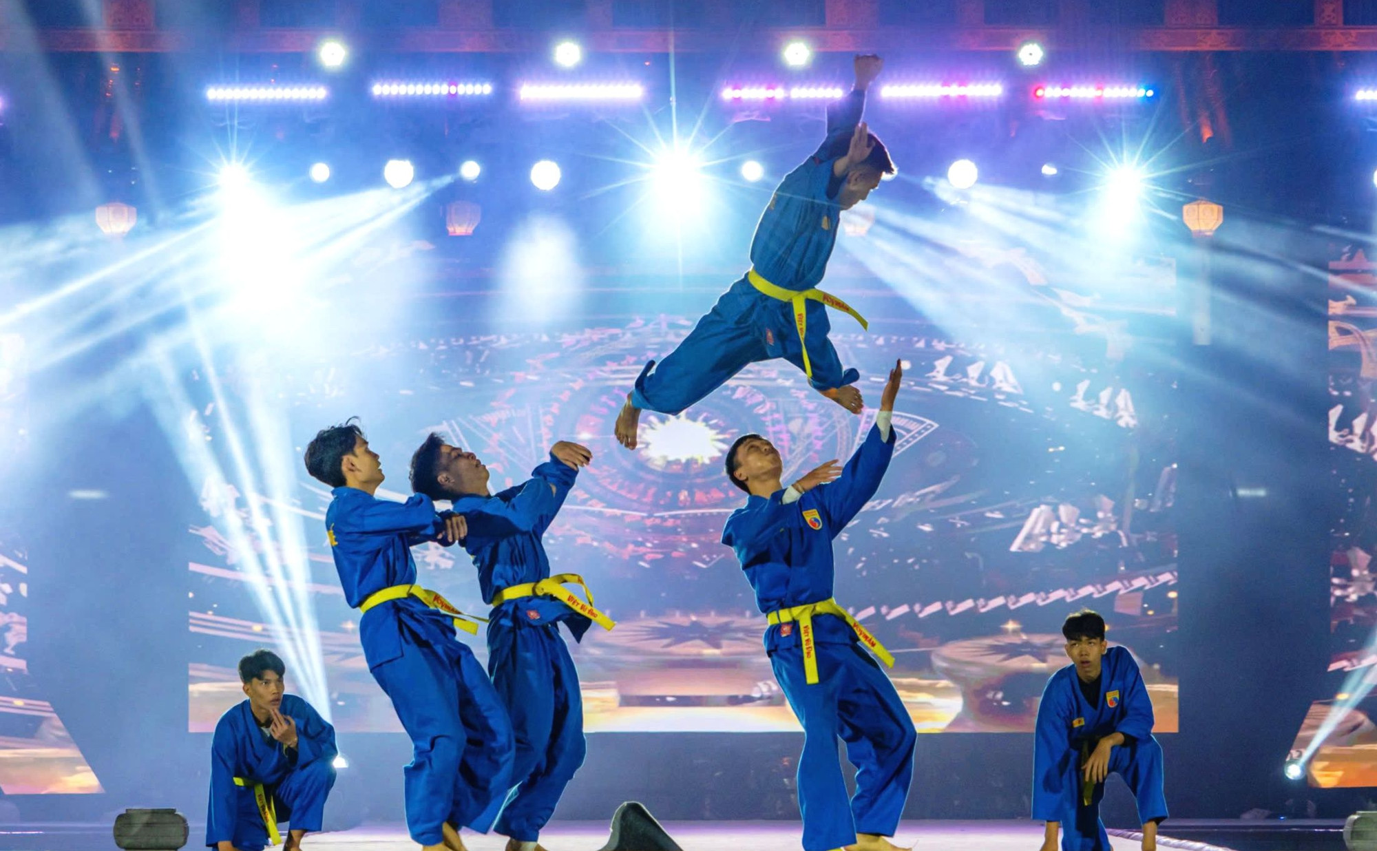 Biểu diễn võ thuật tại ngày hội Tinh hoa Võ Việt lần thứ I - Huế 2025 diễn ra ngày 21 tại thành phố Huế. Biểu diễn võ thuật tại ngày hội Tinh hoa Võ Việt lần thứ I - Huế 2025 diễn ra ngày 21 tại thành phố Huế.