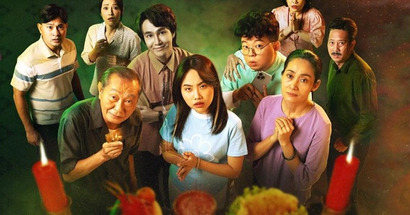 Phương Mỹ Chi gây bất ngờ với vai nữ chính trong phim điện ảnh đầu tiên tham gia - Nhà gia tiên. Phương Mỹ Chi gây bất ngờ với vai nữ chính trong phim điện ảnh đầu tiên tham gia - Nhà gia tiên.