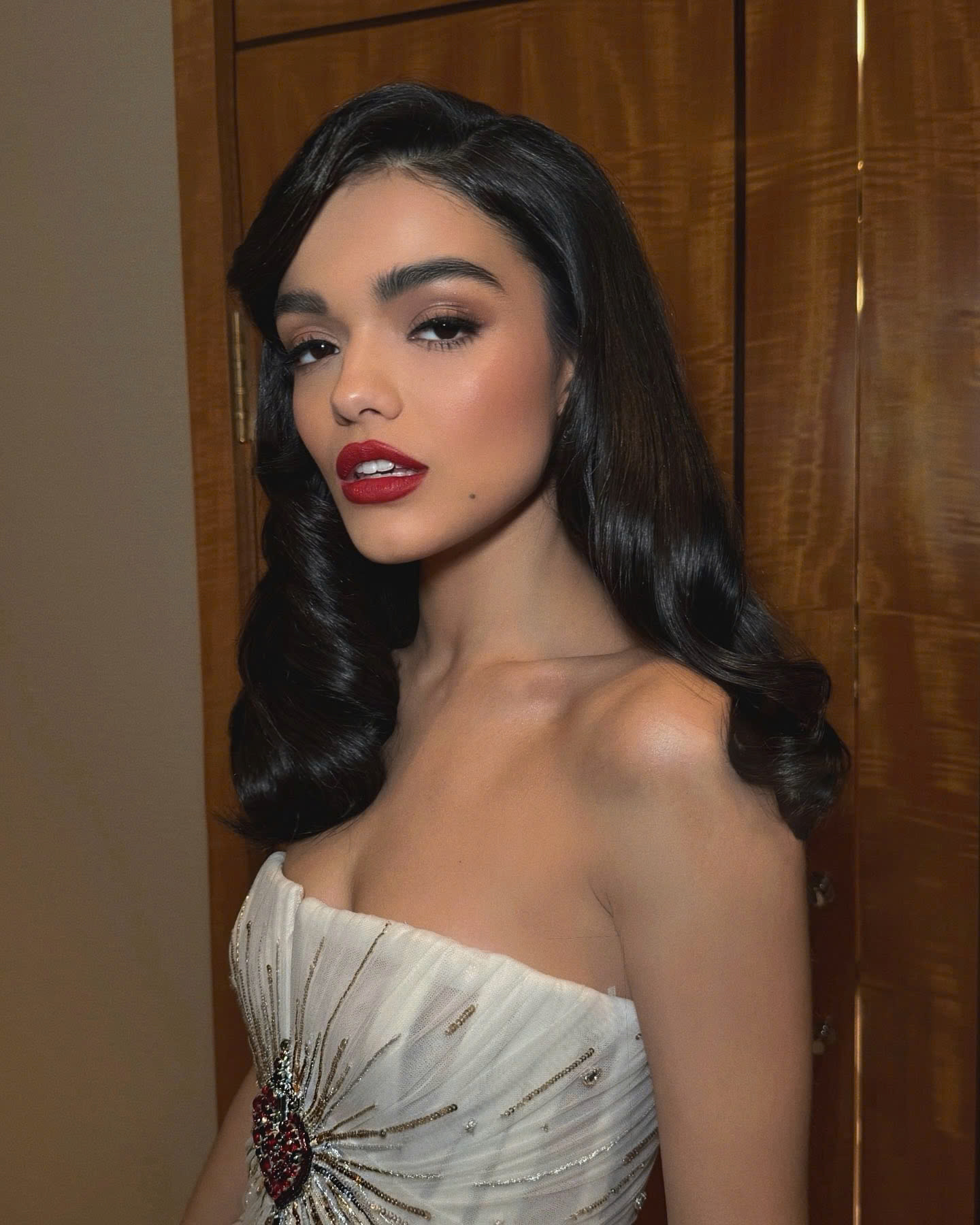 Rachel Zegler đăng ảnh chụp cùng chiếc váy lên Instagram cá nhân. Ảnh: @zeglersource