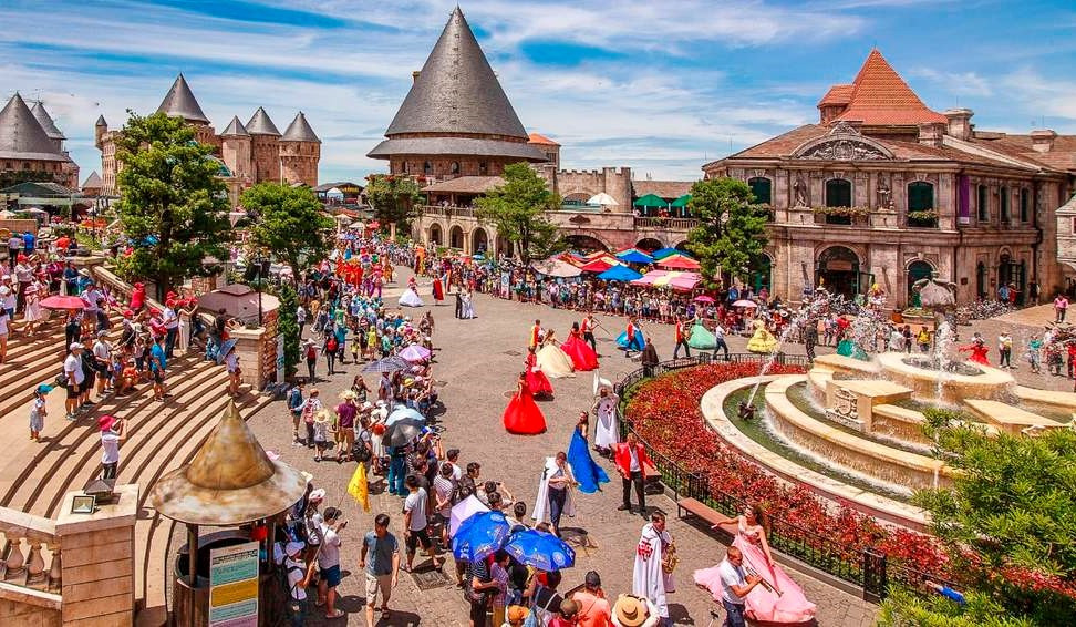 Giá vé máy bay, giá phòng tăng cao dịp lễ 30/4-1/5. Giá vé máy bay, giá phòng tăng cao dịp lễ 30/4-1/5.