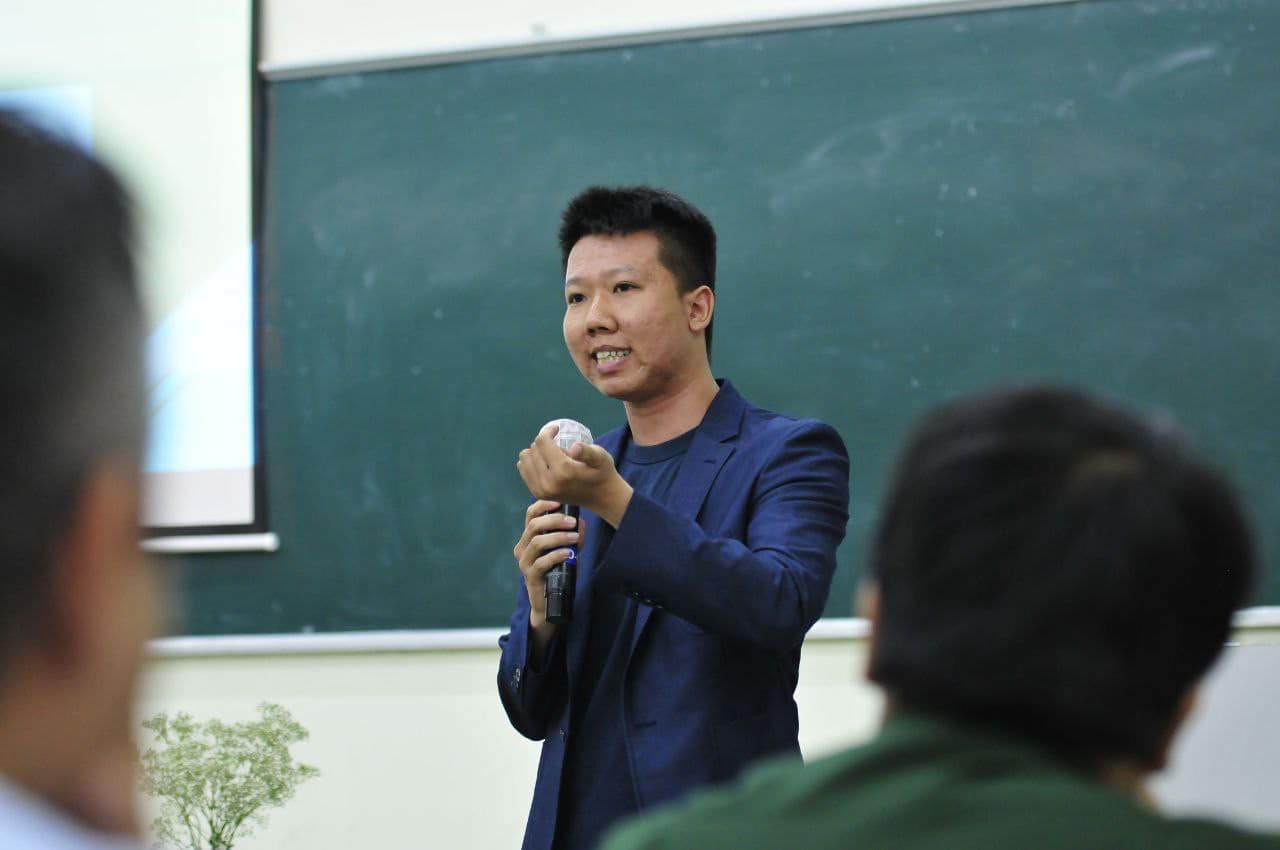 Chuyên gia truyền thông, travel blogger Dy Khoa.