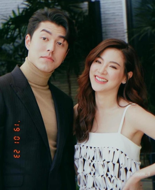 Baifern Pimchanok và Nine Naphat sinh ra dành cho nhau. Baifern Pimchanok và Nine Naphat sinh ra dành cho nhau.