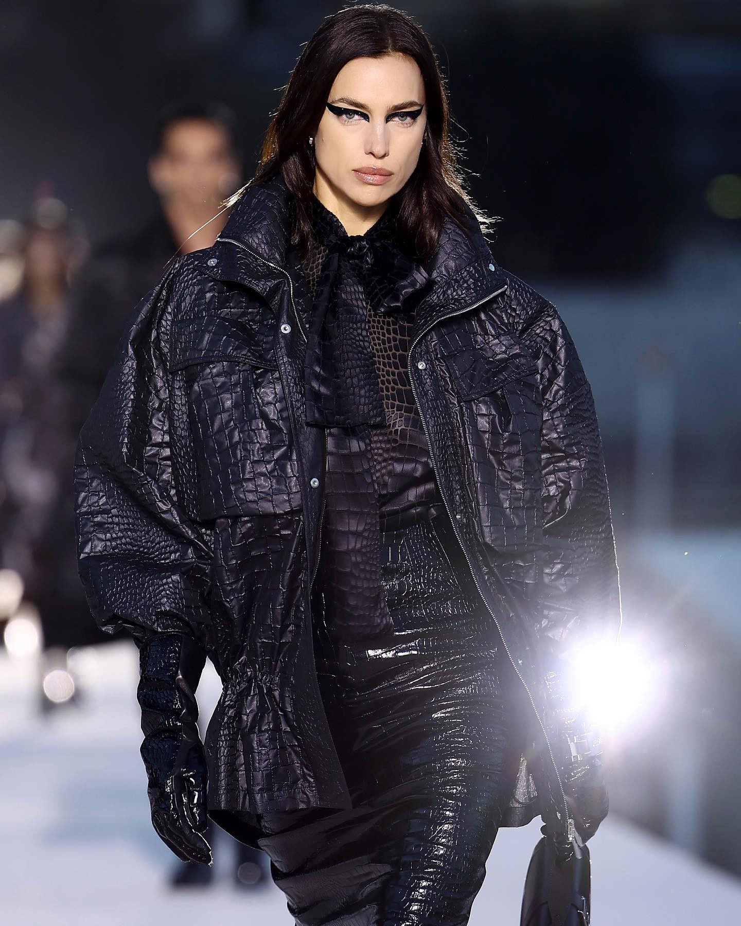 Irina Shayk chuyển tới Paris từ năm 19 tuổi để tìm kiếm cơ hội.