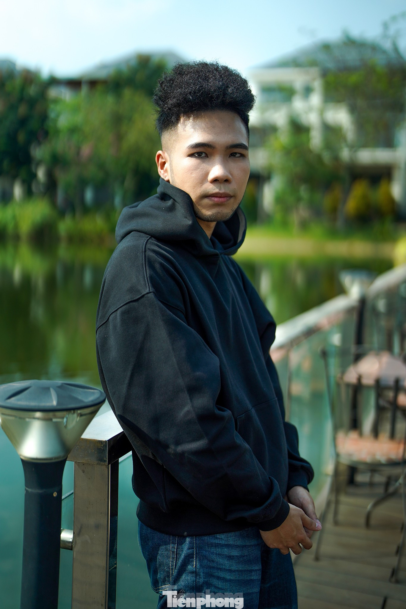 Phúc Du sinh ra trong gia đình truyền thống, bố mẹ là những người lao động. Ảnh: Phạm Nguyễn.