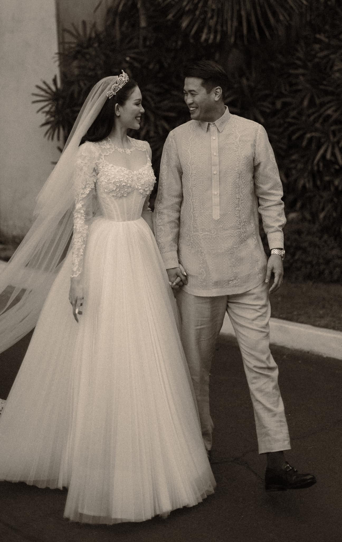 Linh Rin, Phillip Nguyễn quyết định hủy lễ cưới ở Việt Nam. Linh Rin, Phillip Nguyễn quyết định hủy lễ cưới ở Việt Nam.