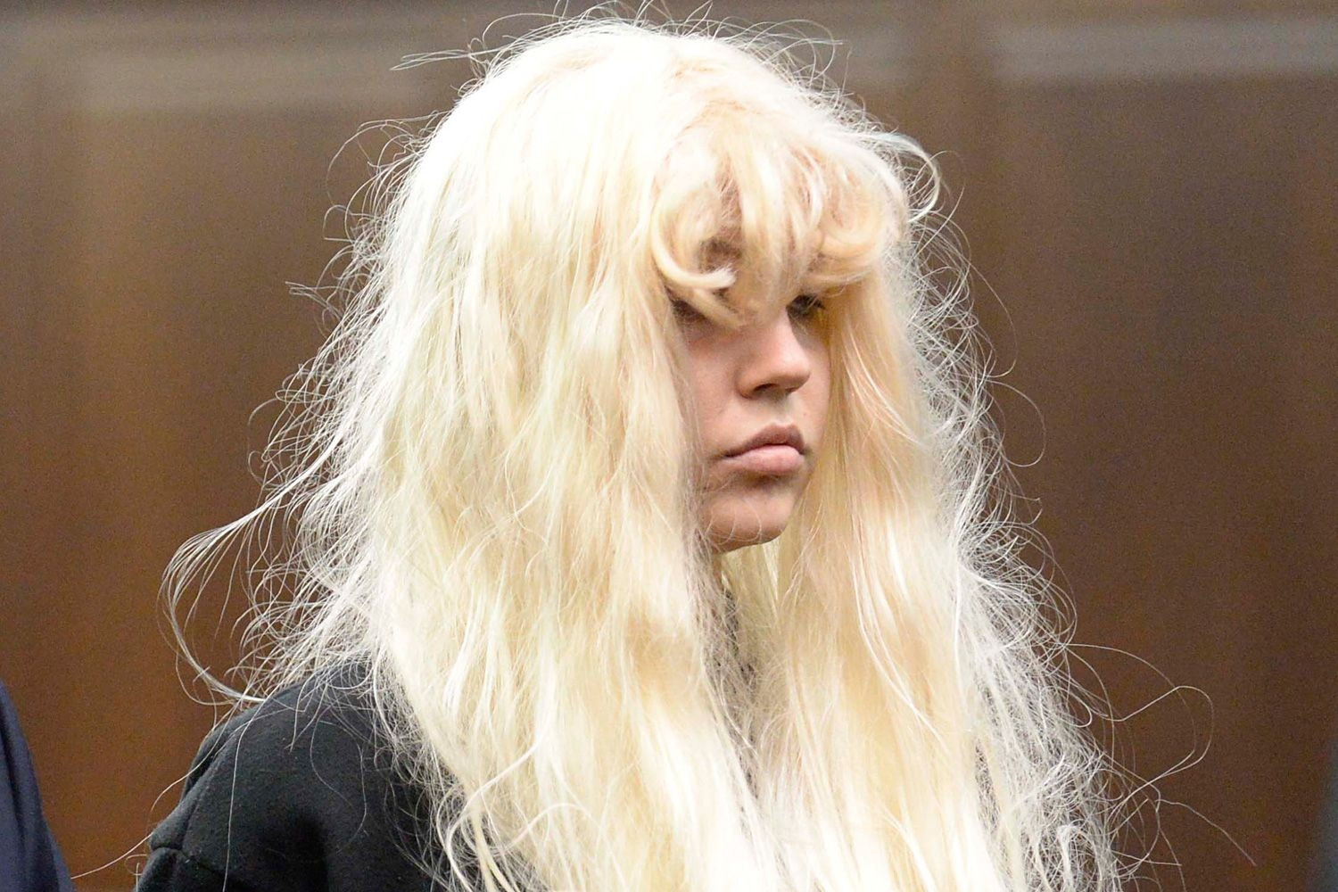 Amanda Bynes xuống dốc, nghiệp ngập và bị giám định tâm thần sau khi giải nghệ. Amanda Bynes xuống dốc, nghiệp ngập và bị giám định tâm thần sau khi giải nghệ.