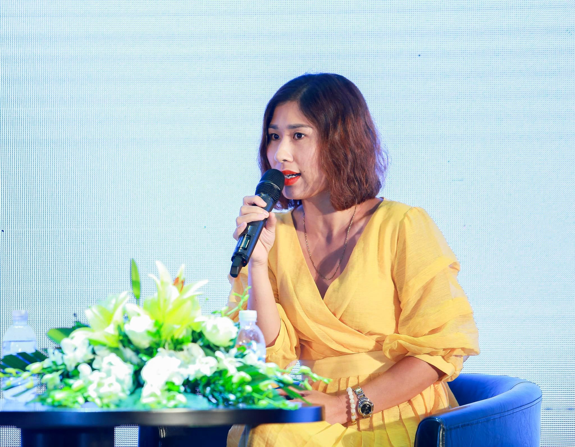 Chị Lê Luyến, Giám đốc Kinh doanh & Tiếp thị. Chị Lê Luyến, Giám đốc Kinh doanh & Tiếp thị.