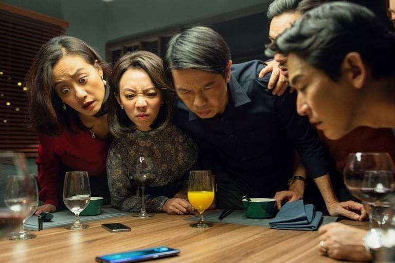 Làm việc với đạo diễn Nguyễn Quang Dũng dự án Tiệc trăng máu, nhạc sĩ Tuấn Bách thấy khá "dễ thở".