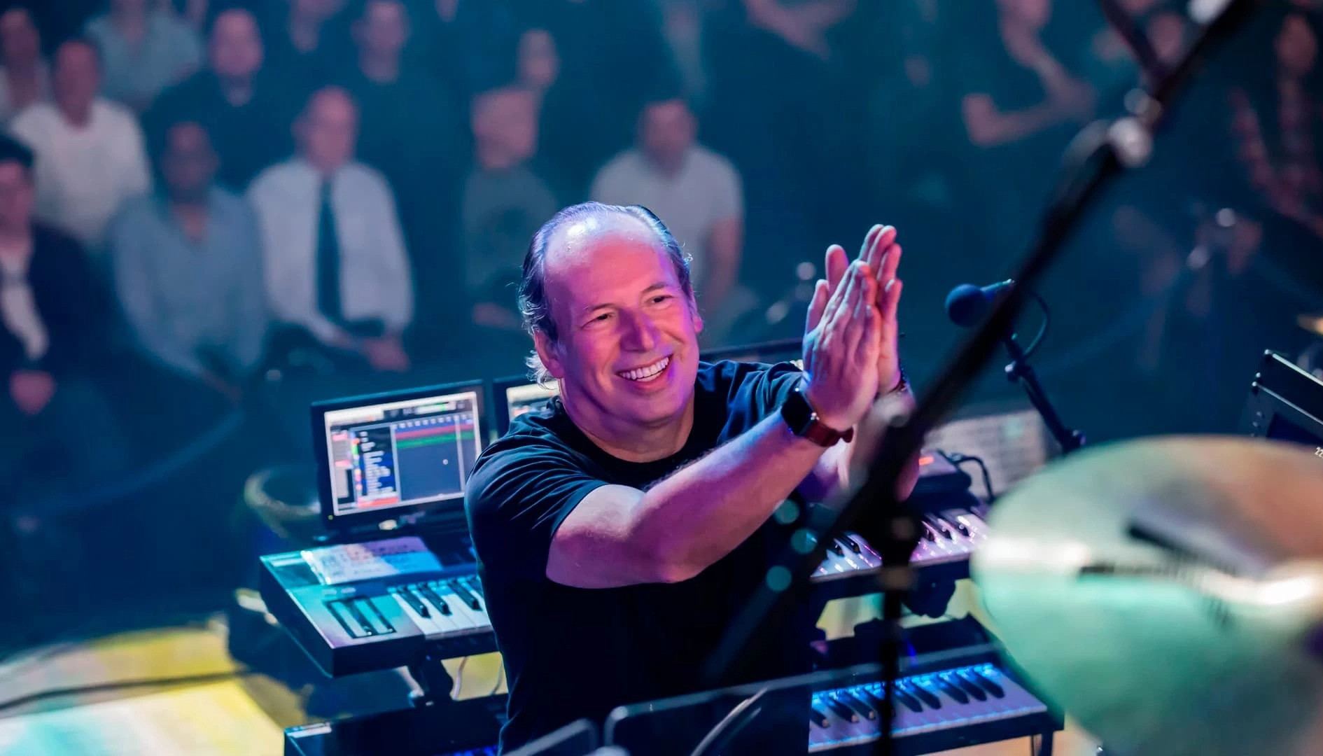 Nhạc sĩ Hans Zimmer (trái) và Alexandre Desplat (phải) là những người Trần Hữu Tuấn Bách ngưỡng mộ. Anh hy vọng ngày càng có nhiều người bước vào ngành làm nhạc phim ở Việt Nam.