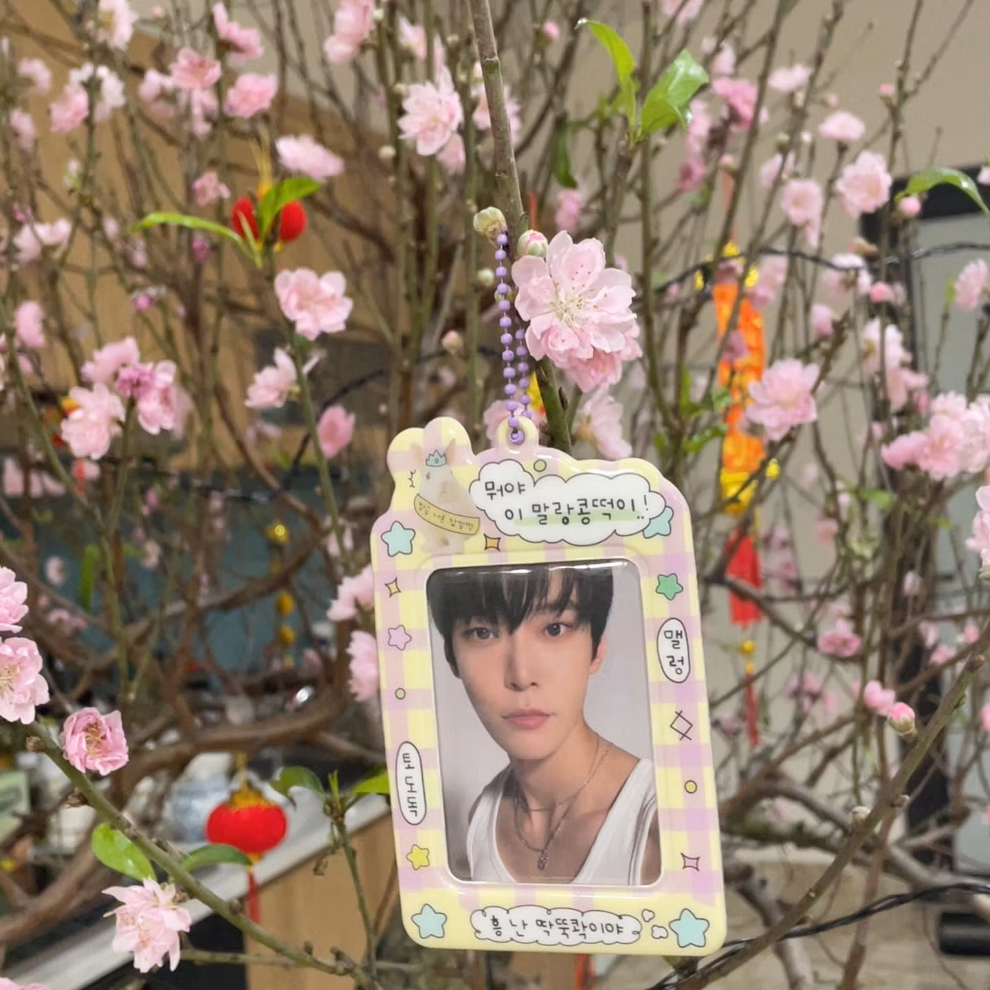 Doyoung (NCT) "ăn Tết" cùng một gia đình Việt Nam theo cách gián tiếp. - Ảnh: hvyiunct.07