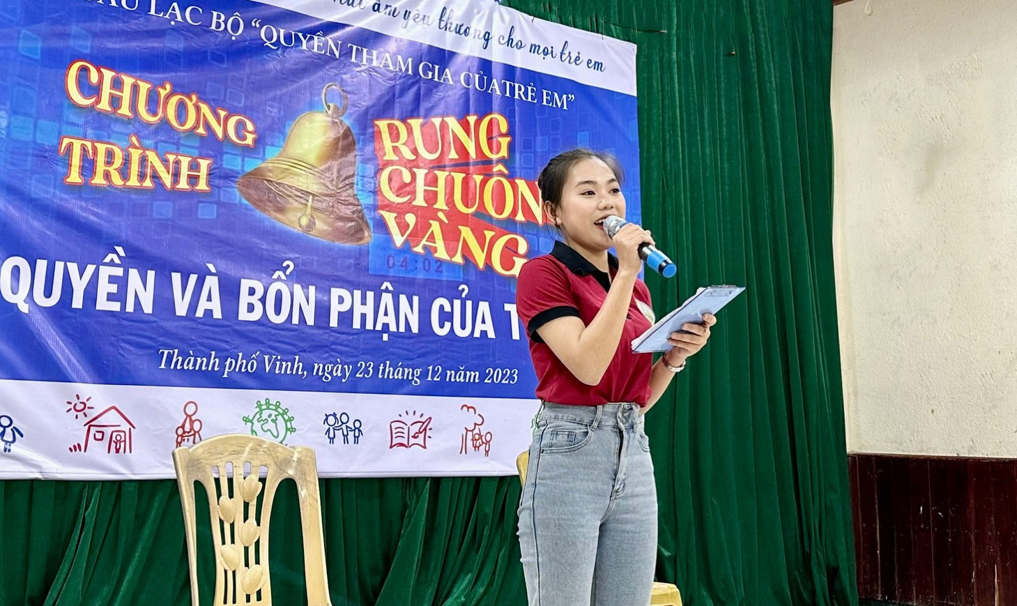 Phương Nghi tích cực tham gia các hoạt động tuyên truyền, phổ biến về kiến thức pháp luật. Phương Nghi tích cực tham gia các hoạt động tuyên truyền, phổ biến về kiến thức pháp luật.