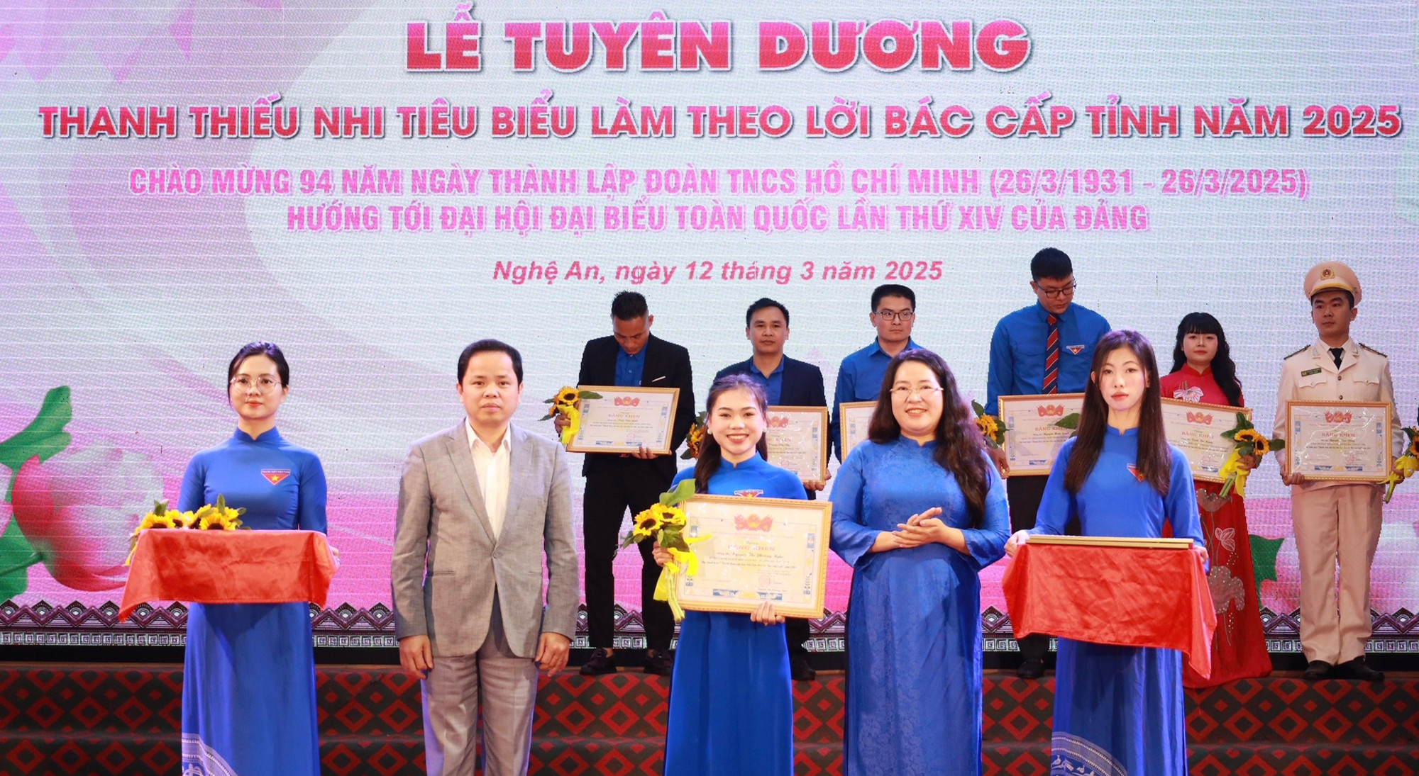 Nghi sở hữu thành tích học tập, nghiên cứu khoa học và hoạt động Đoàn - Hội ấn tượng. Nghi sở hữu thành tích học tập, nghiên cứu khoa học và hoạt động Đoàn - Hội ấn tượng.