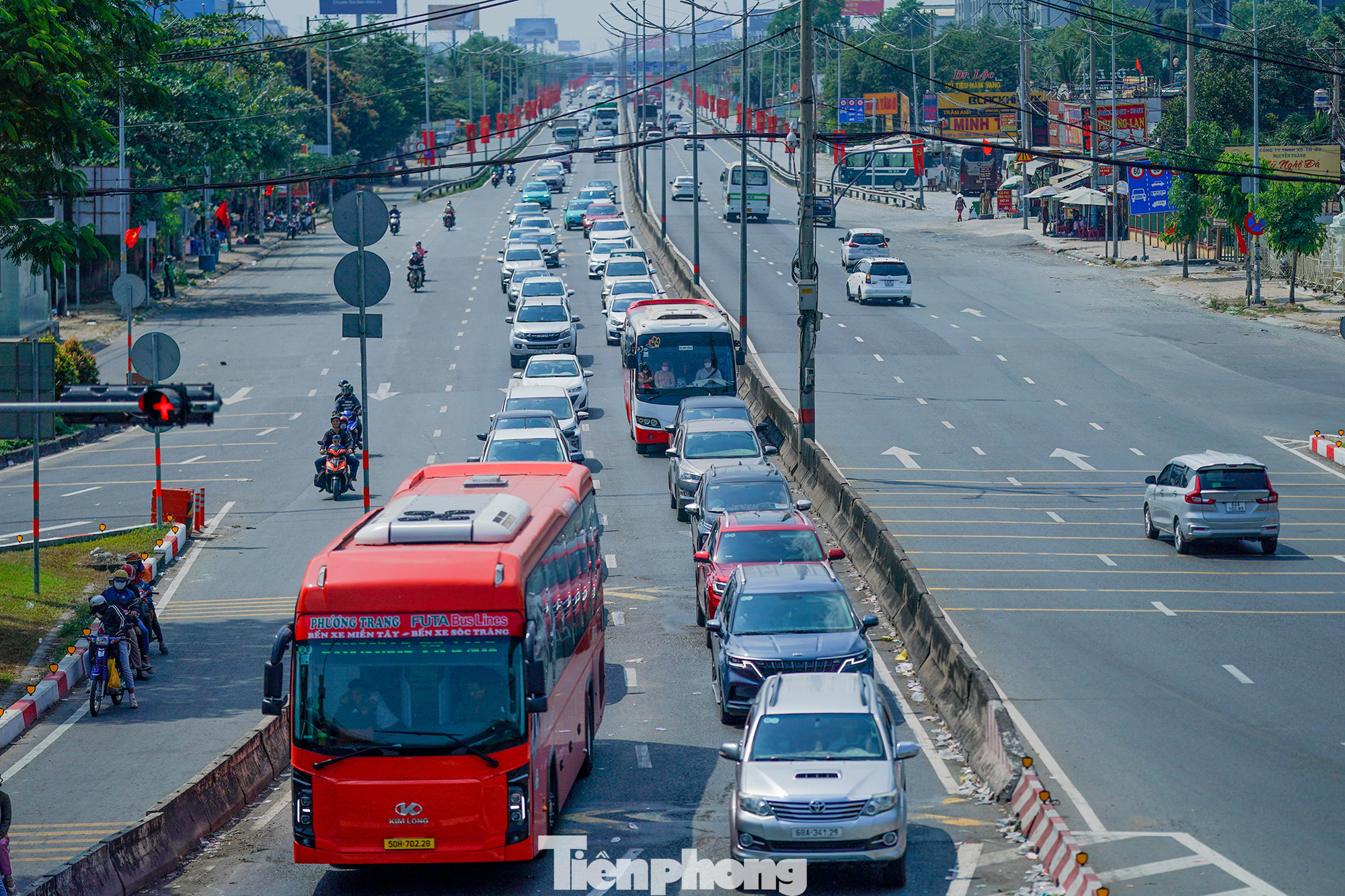 Image hình ảnh hình ảnh hình ảnh hình ảnh hình ảnh hình ảnh Nguyễn Thành Trung - Hình ảnh đối lập ở cửa ngõ phía Tây TPHCM | Báo điện tử Tiền Phong