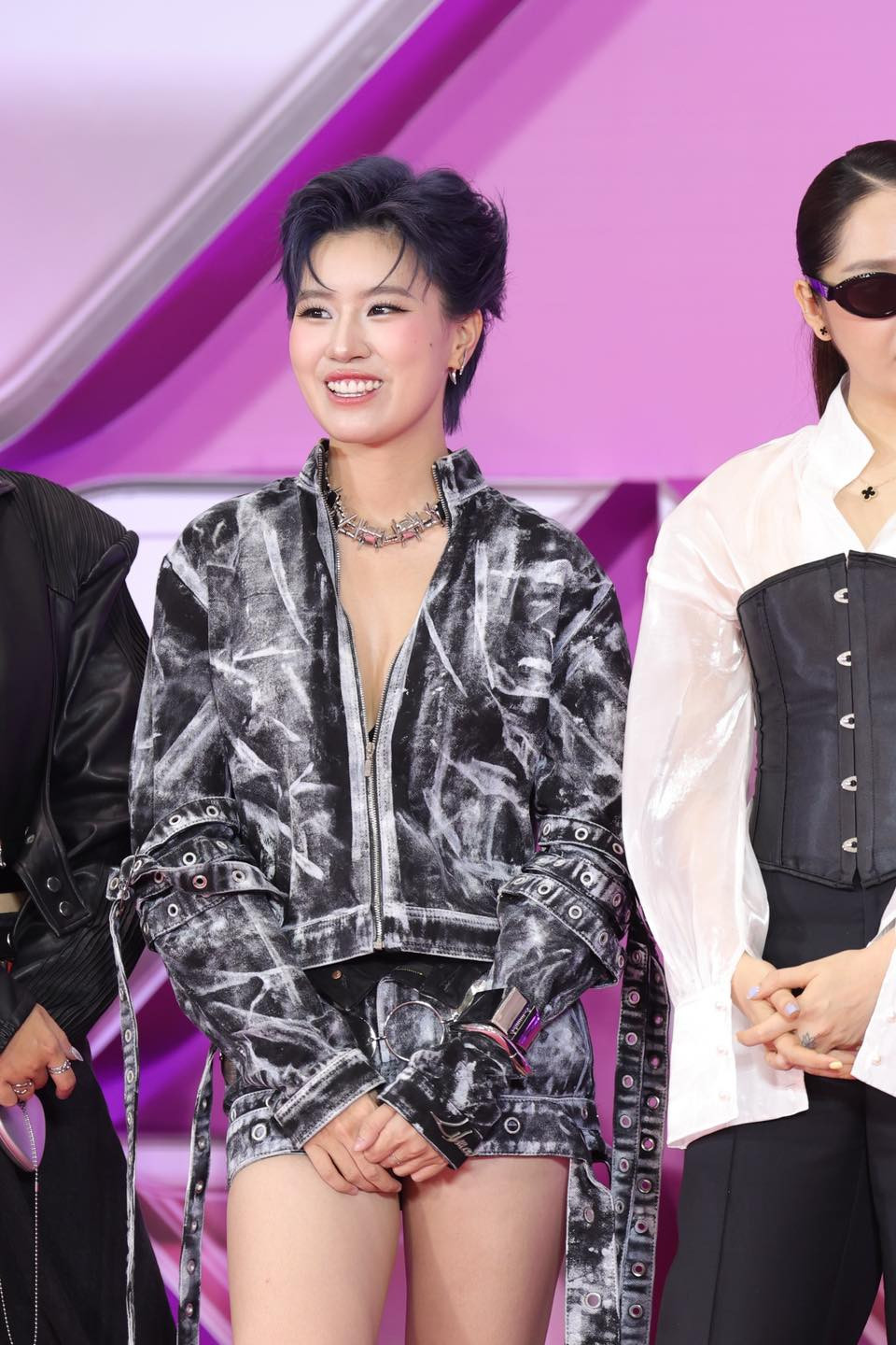 Bảo Anh, Bích Phương, Miu Lê và Pháo là những cái tên chủ chốt giúp Em xinh thu hút chú ý.