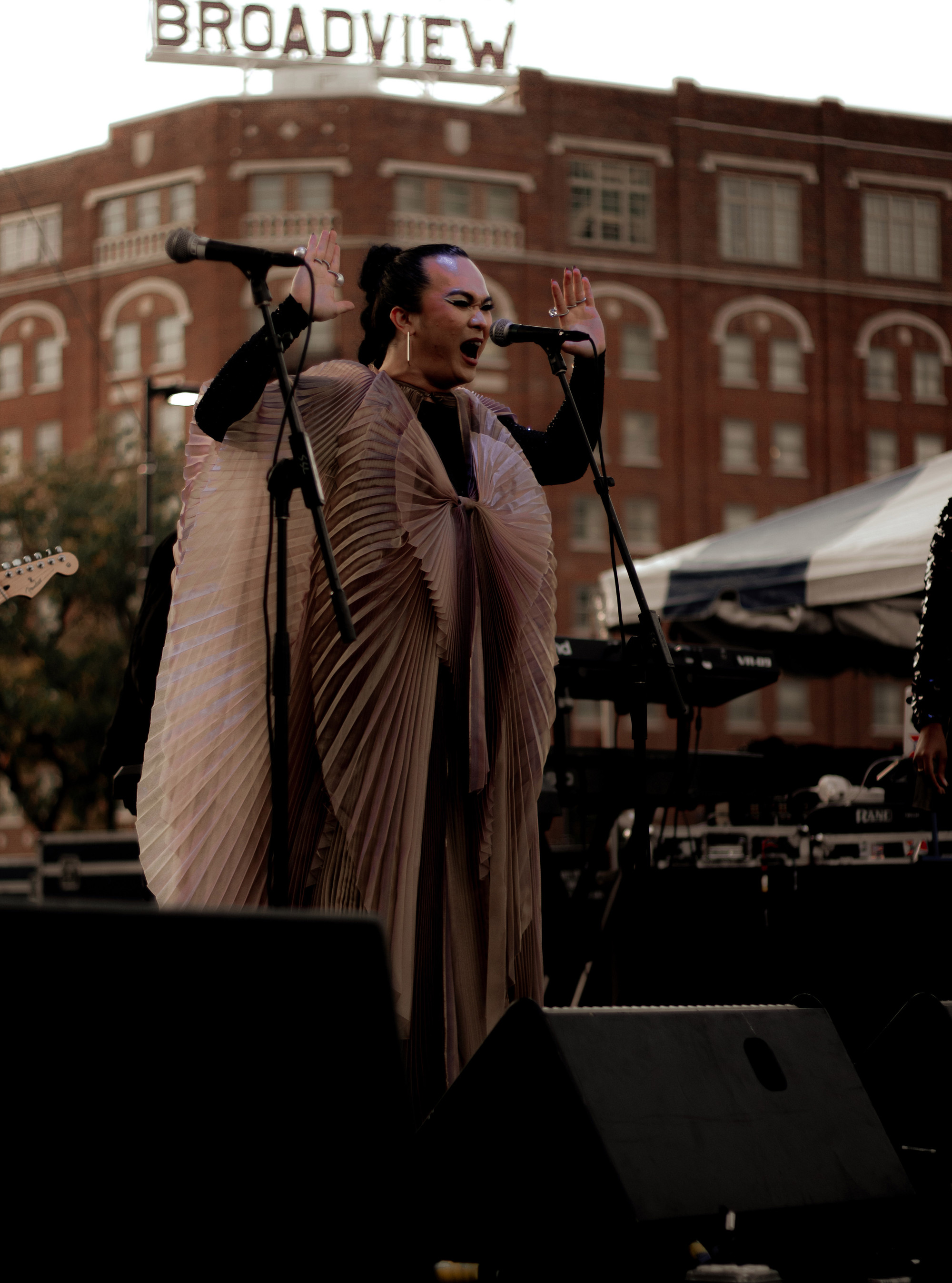 Màn trình diễn giúp Lê Khoa giành giải quán quân một LH Âm nhạc tại Kansas (Mỹ). Ảnh: NVCC. Màn trình diễn giúp Lê Khoa giành giải quán quân một LH Âm nhạc tại Kansas (Mỹ). Ảnh: NVCC.