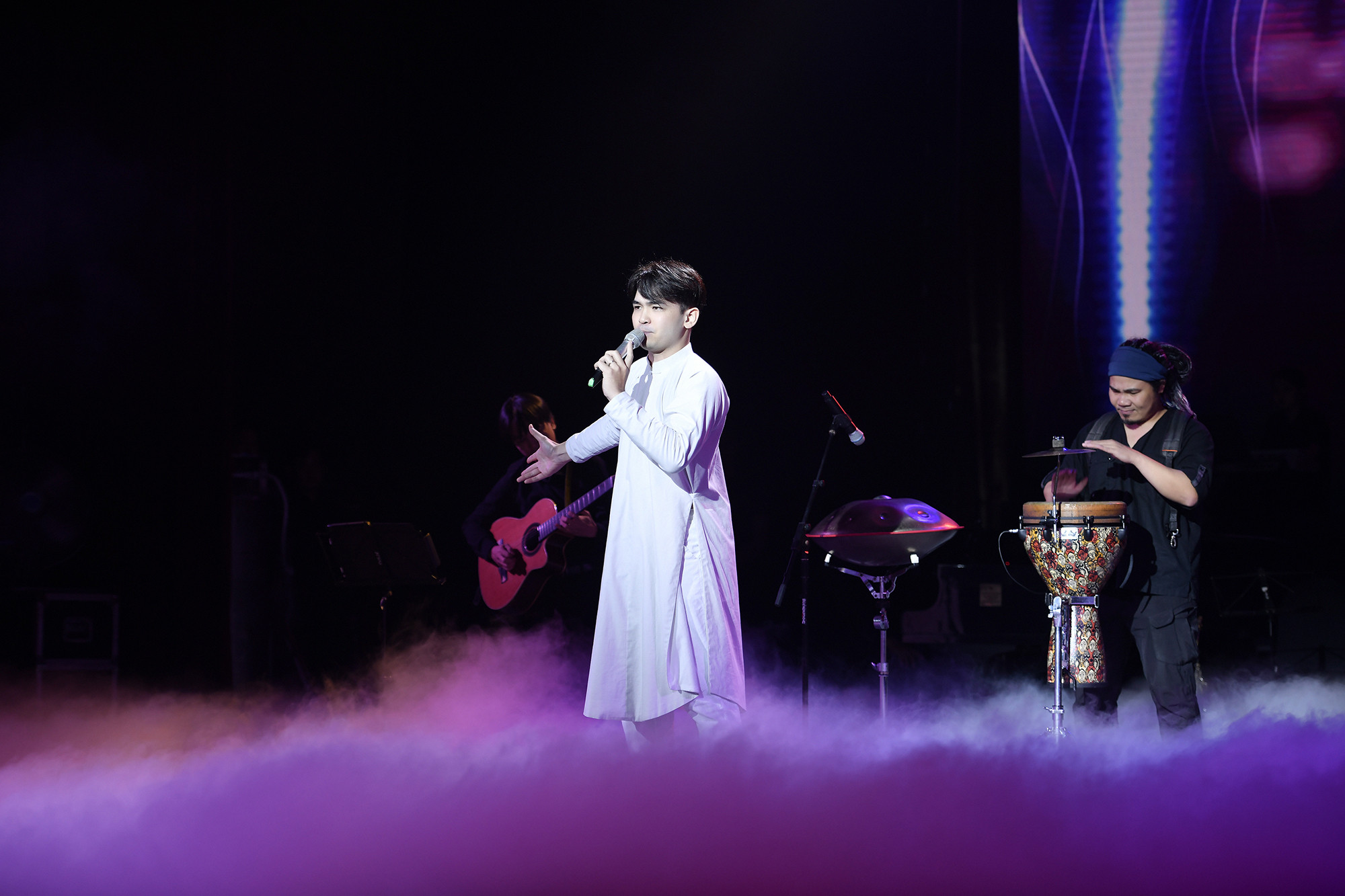 Các nghệ sĩ mạnh dạn sáng tạo trong màn hòa tấu Cũng sẽ chìm trôi. Các nghệ sĩ mạnh dạn sáng tạo trong màn hòa tấu Cũng sẽ chìm trôi.