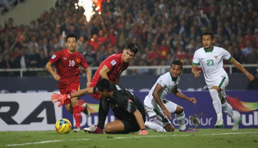 Tiền đạo Lê Công Vinh chia tay đội tuyển quốc gia sau trận bán kết lượt về AFF Cup 2016. Ảnh: Như Ý Tiền đạo Lê Công Vinh chia tay đội tuyển quốc gia sau trận bán kết lượt về AFF Cup 2016. Ảnh: Như Ý