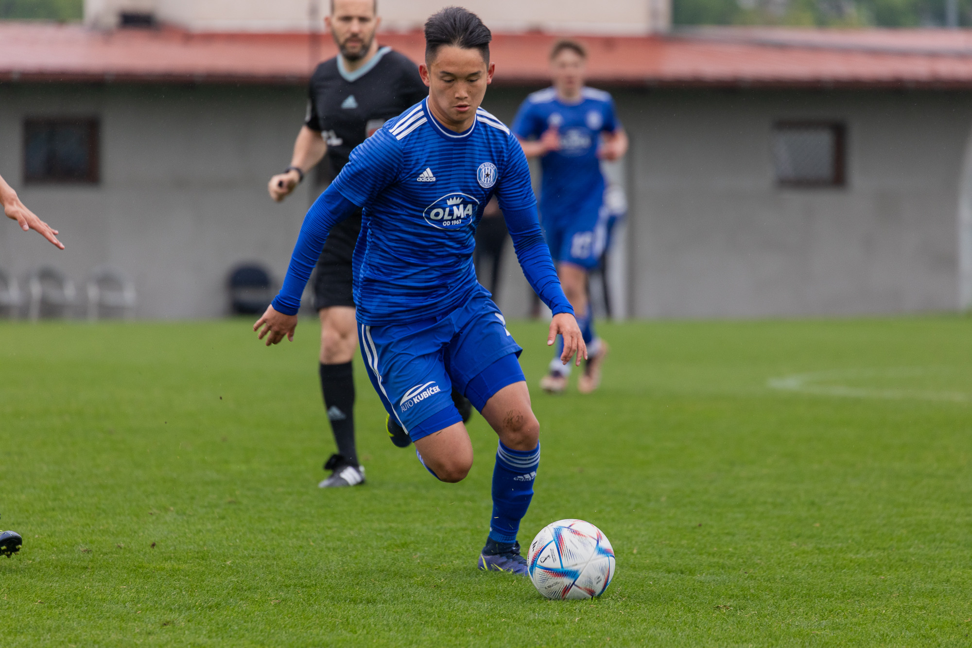 An Khánh thi đấu rất máu lửa và gan lì - những nét tính cách có nhiều phần giống với những cầu thủ xứ Nghệ ở Việt Nam. An Khánh thi đấu rất máu lửa và gan lì - những nét tính cách có nhiều phần giống với những cầu thủ xứ Nghệ ở Việt Nam.