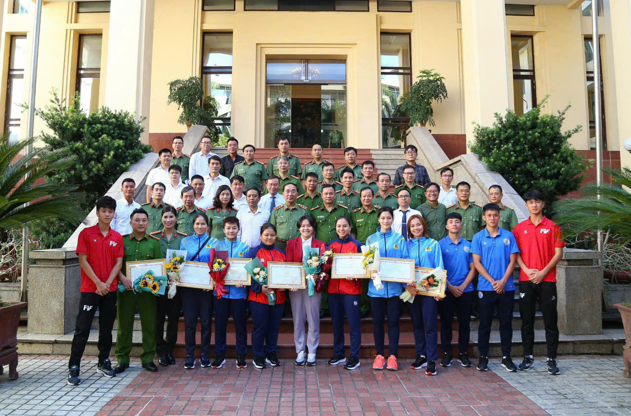 Thu Vinh nhiều lần được vinh danh vì những cống hiến cho thể thao nước nhà.