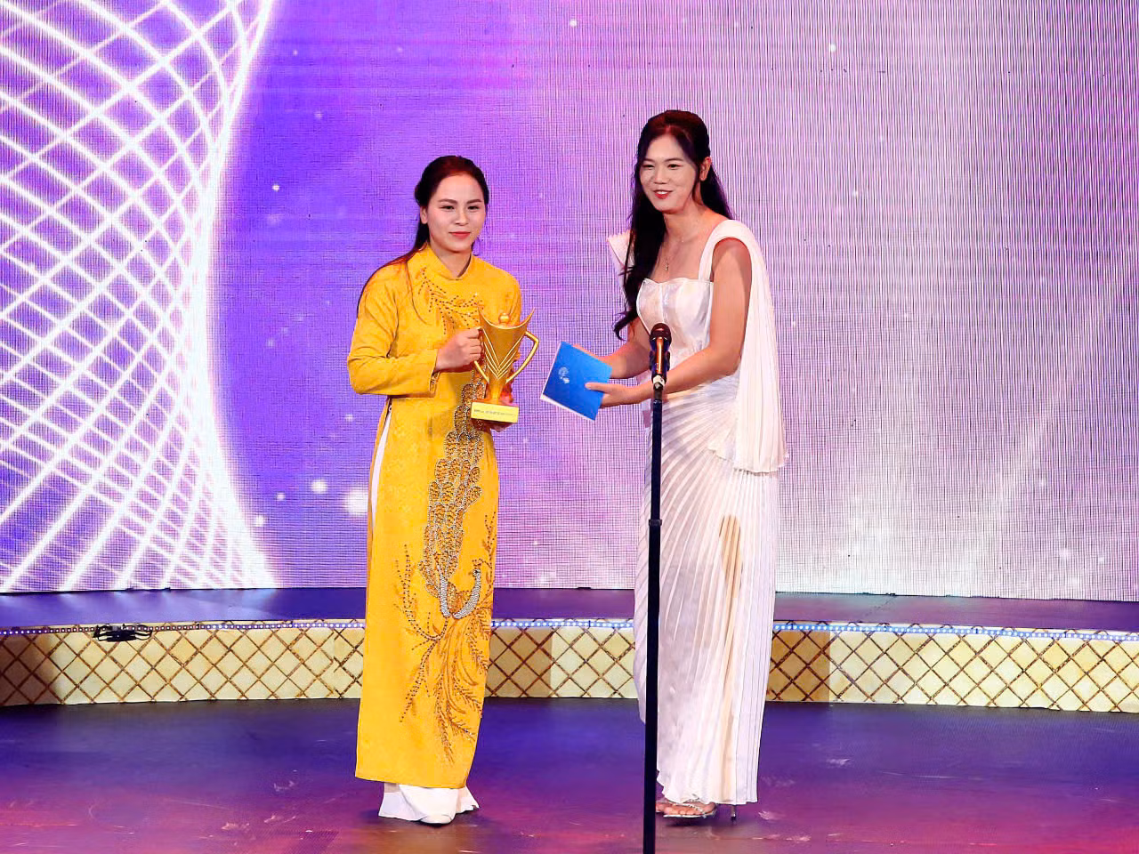 Thu Vinh nhiều lần được vinh danh vì những cống hiến cho thể thao nước nhà.