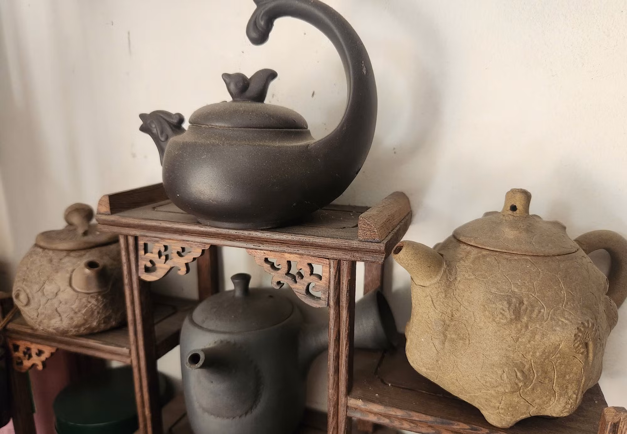 Các ấm trà với kiểu dáng độc- lạ