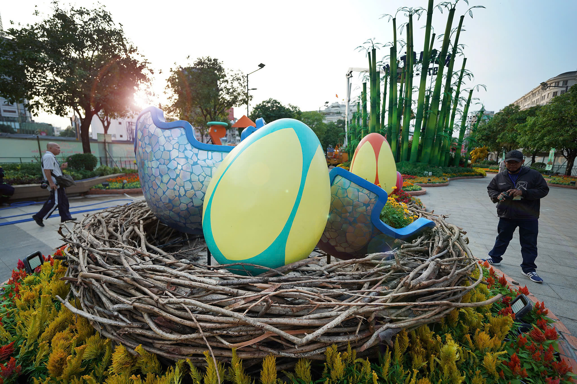 Những quả trứng trong ổ biểu hiện cho sự sum vầy, đầm ấm và hạnh phúc