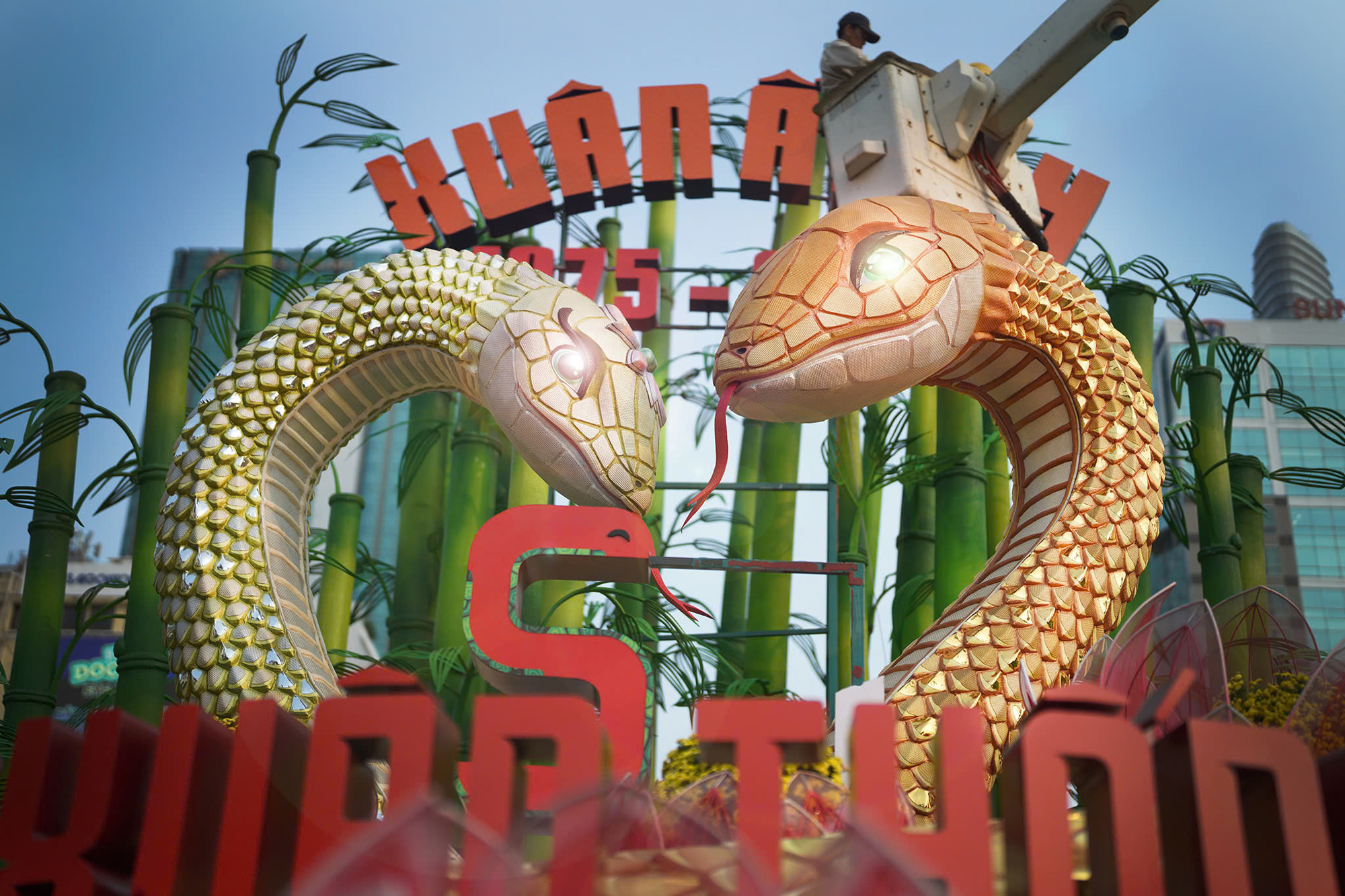 Cặp đôi Ngân Tỵ và Kim Tỵ