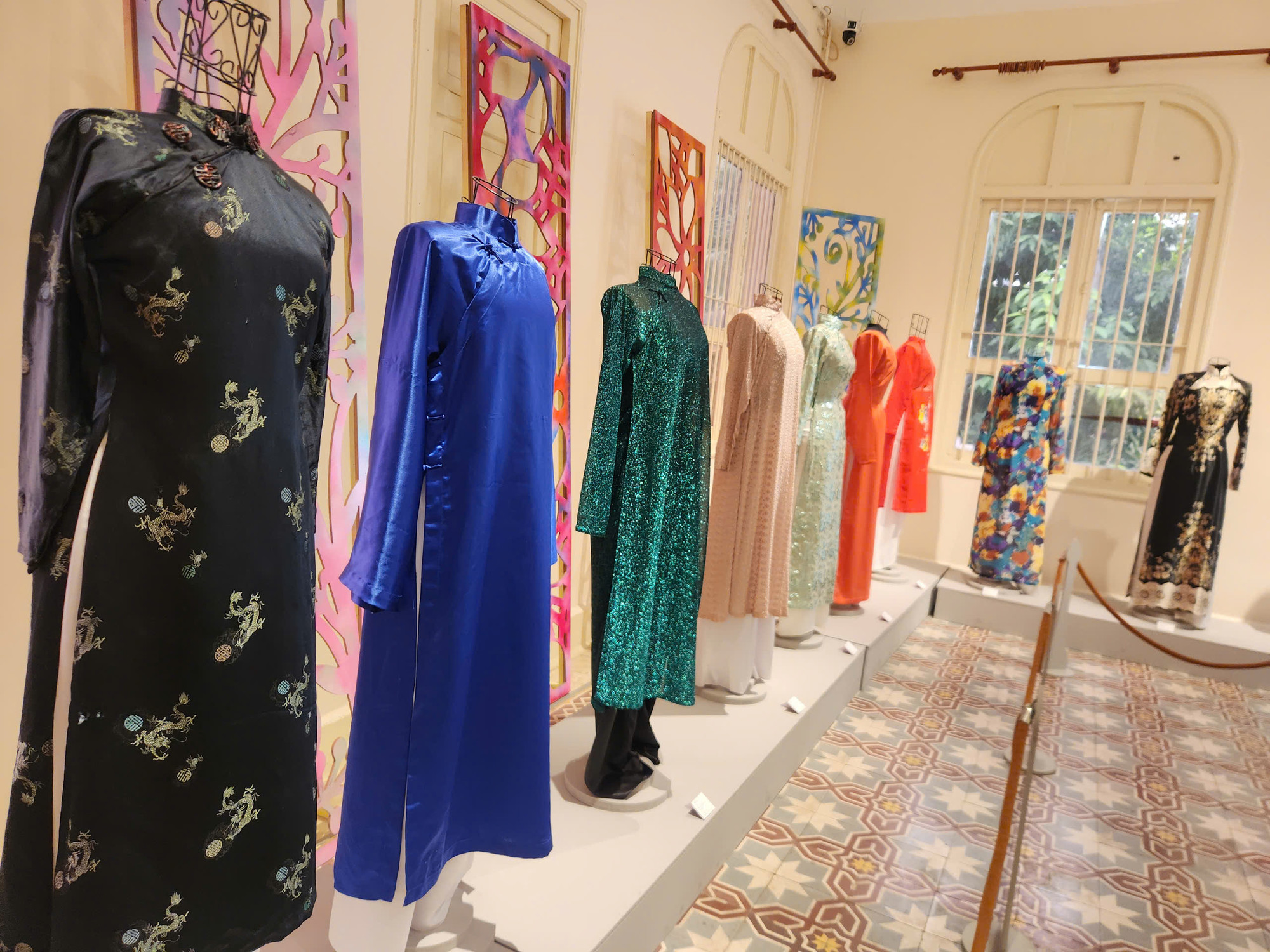 Những tà áo dài thường được chị em phụ nữ đầu thế kỷ 20 lựa chọn cho ngày Xuân