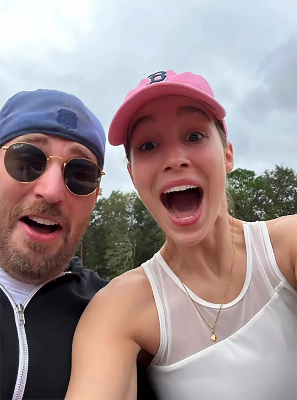 Alba Baptista - vợ mới cưới kém 16 tuổi của "Captain America" Chris Evans  là ai? | Báo điện tử Tiền Phong