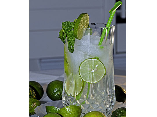 Một cốc nước chanh mỗi sáng sẽ rất tốt cho gan