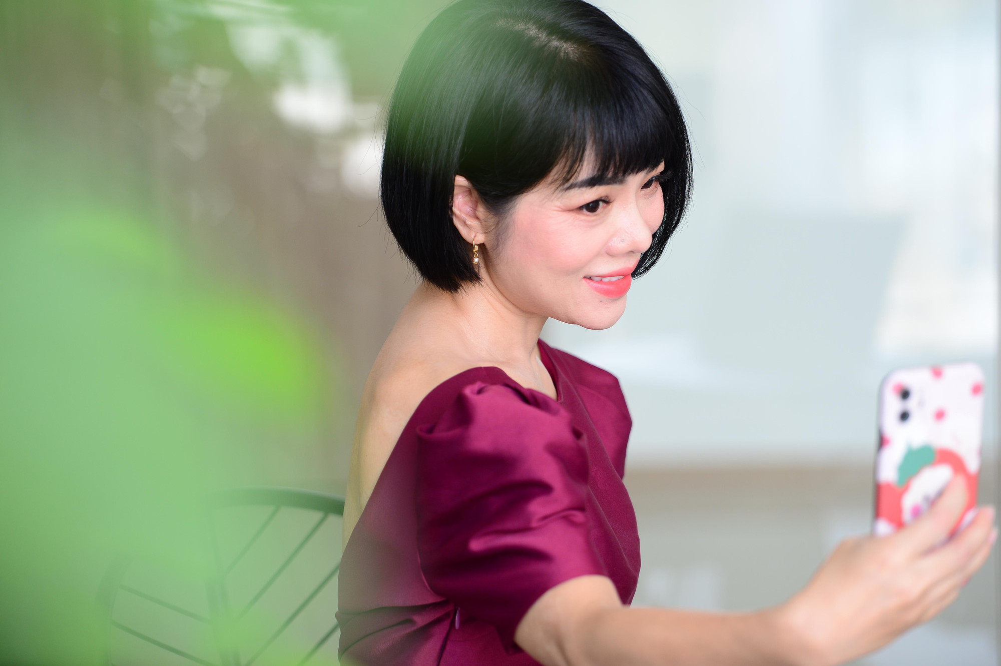 Ở tuổi 47, cô quyết định lên sân khấu để hát. Bạch Dương nhấn mạnh ở bất cứ giai đoạn nào gắn với từng công việc, cô luôn sống trọn vẹn, đam mê và đốt cháy đến tận cùng.