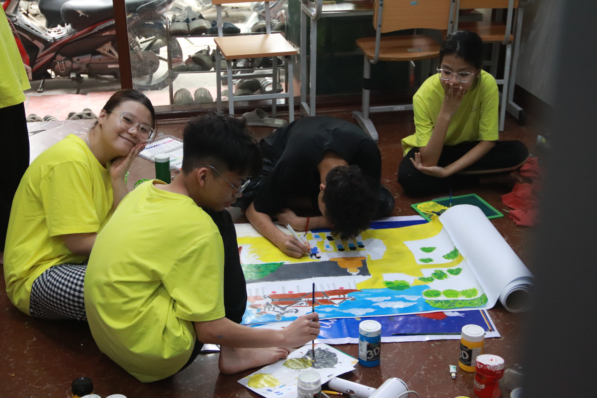 Những giờ học chăm chỉ của các em. Những giờ học chăm chỉ của các em.